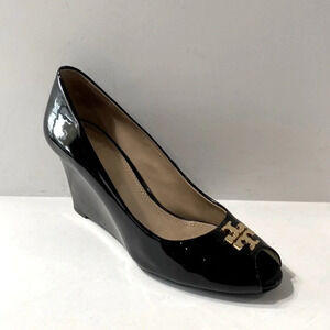 Tory Burch Black Jade Patent Leather Peep Toe Slip On Pump Wedges Size 9.5